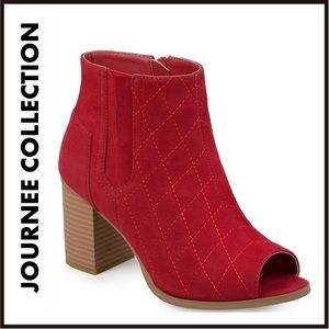 Journey Collection Henley Bootie NWOT